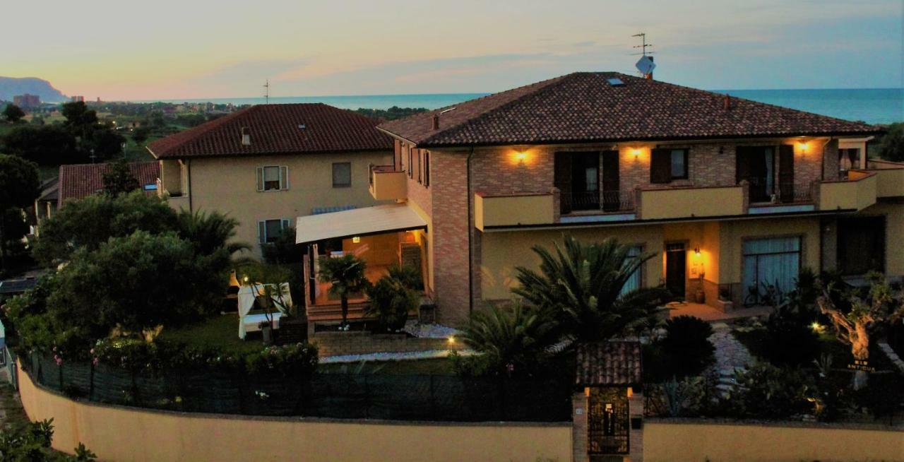 Antigua B&B Porto Potenza Picena Exterior foto